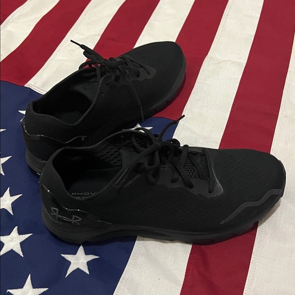 Under Armour Other - Used Under Armour gym shoes